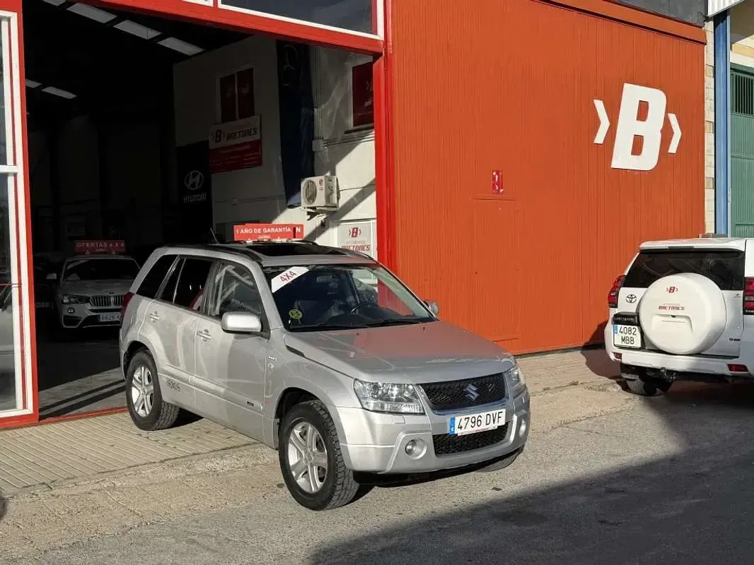 Usado Suzuki Grand Vitara 129 CV (94 kW) 2006 Gris SUV