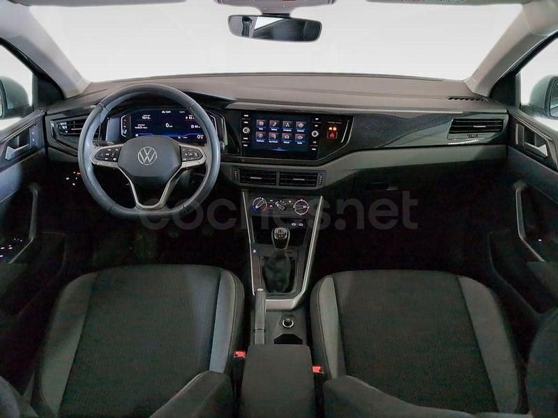 Usado VW Polo Life 95 CV (69 kW) 2022 Gris / plata Utilitario