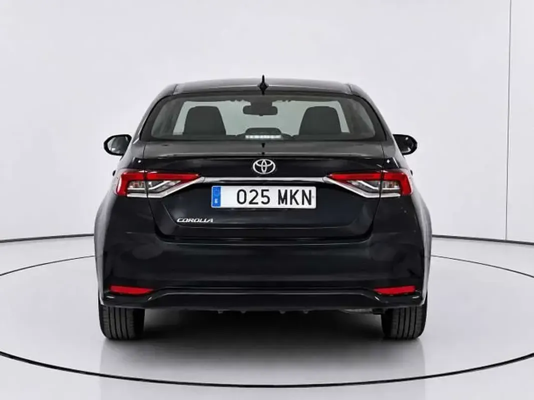 Usado Toyota Corolla 125 CV (91 kW) 2023 Blanco Berlina