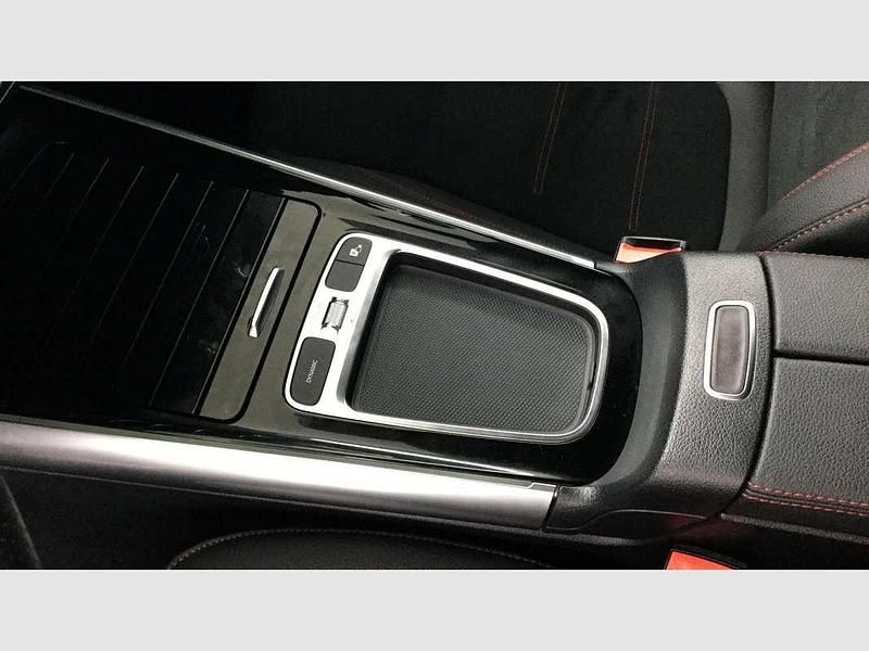 Usado Mercedes GLA250 218 CV (160 kW) 2025 Negro SUV