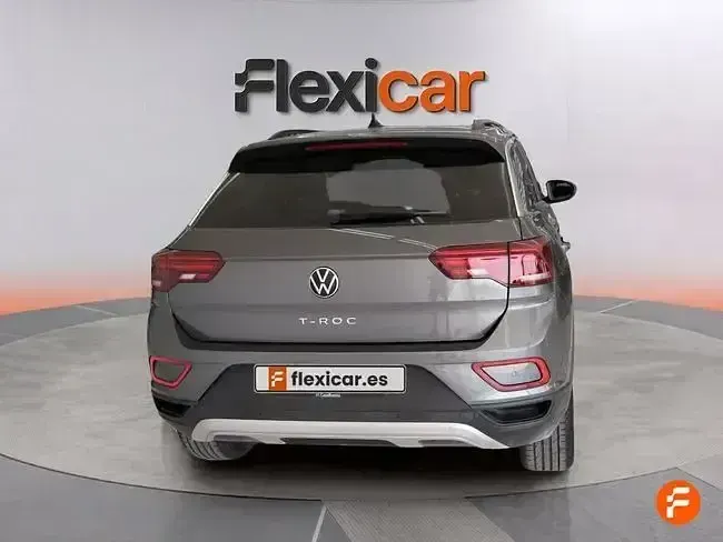 Usado VW T-Roc Advance 110 CV (80 kW) 2022 Gris SUV