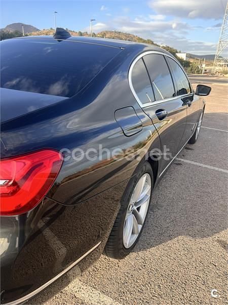 Negro Usado 2016 BMW 740 Comfort Edition Berlina | 25.999 € (Un poco caro) - Imagen 1/4