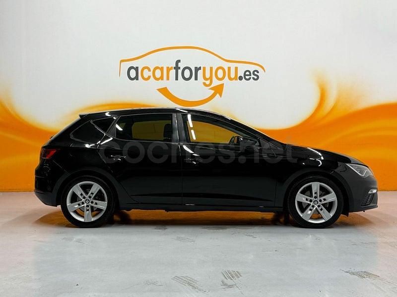 Usado Seat Leon FR 150 CV (110 kW) 2019 Negro Berlina