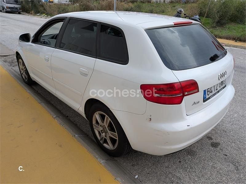 Blanco Usado 2010 Audi A3 Attraction Berlina | 6500 € (Buen precio) - Imagen 1/4