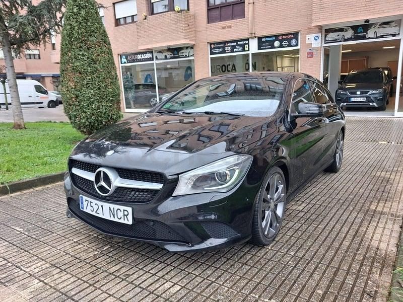 Usado Mercedes CLA180 Urban 122 CV (89 kW) 2016 Negro Berlina