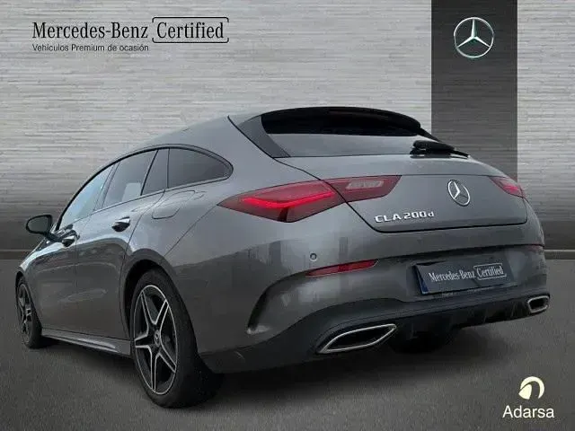 Usado Mercedes CLA200 150 CV (110 kW) 2024 Gris montaña Coupe