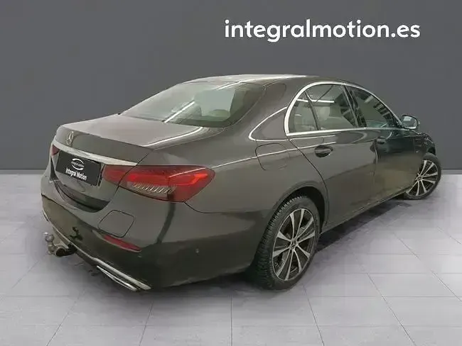 Usado Mercedes E300 319 CV (234 kW) 2021 Gris Berlina