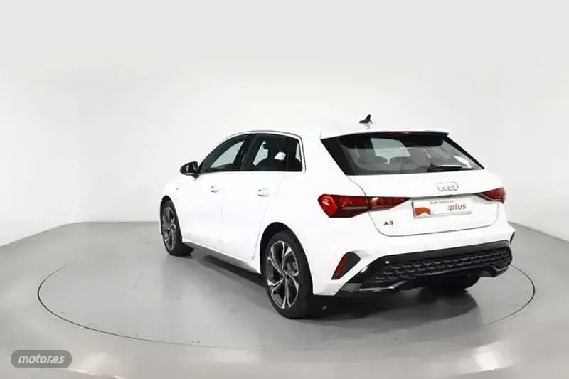 Usado Audi A3 S-Line 204 CV (150 kW) 2025 Blanco Berlina