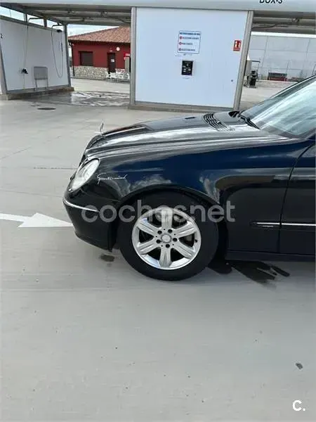 Usado Mercedes E200 Avantgarde 122 CV (89 kW) 2006 Negro Berlina