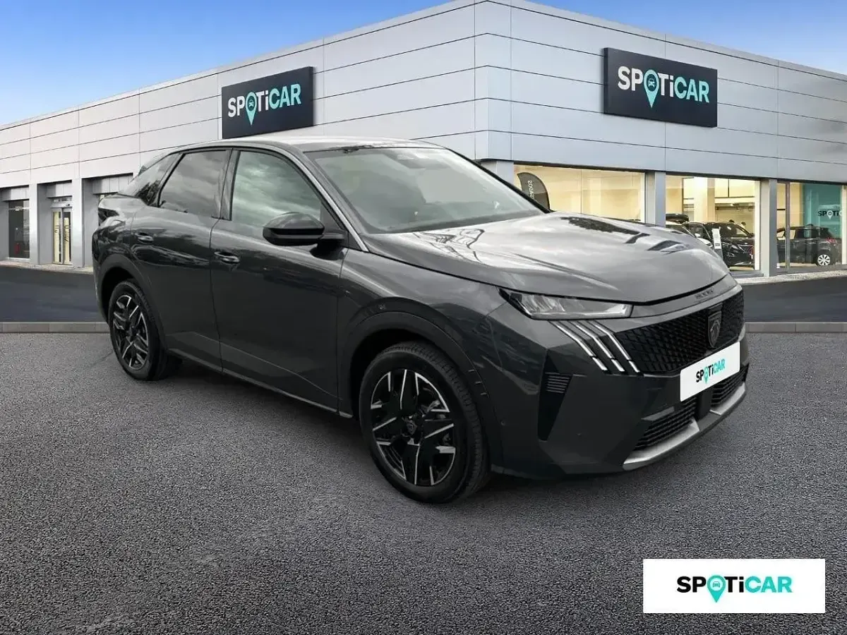 Usado Peugeot 3008 Allure 145 CV (106 kW) 2025 Gris / plata SUV