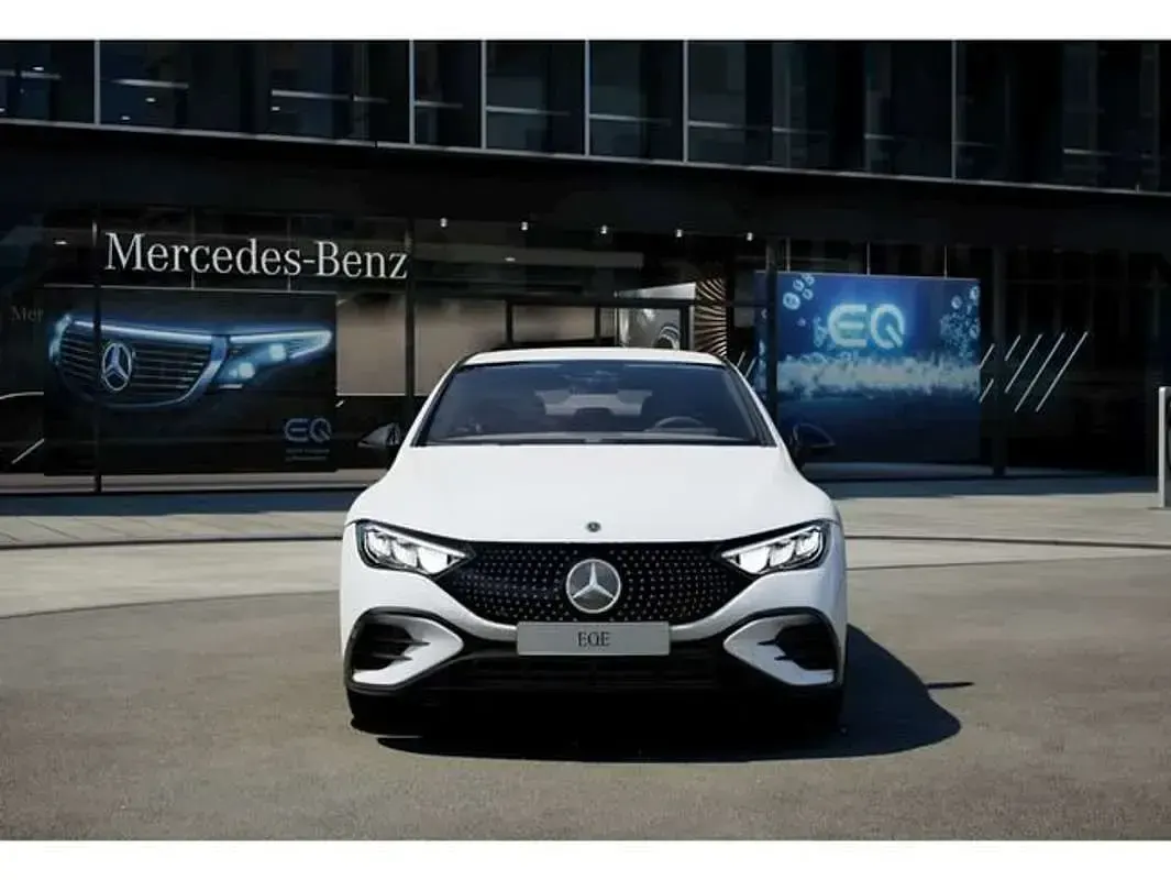 Usado Mercedes EQE350 AMG 216 kW (295 CV) 2025 Blanco Berlina