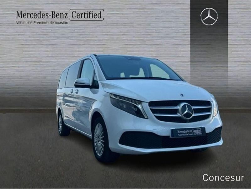 Käytetty Mercedes V220 163 HP (119 kW) 2023 Valkoinen Tila-auto