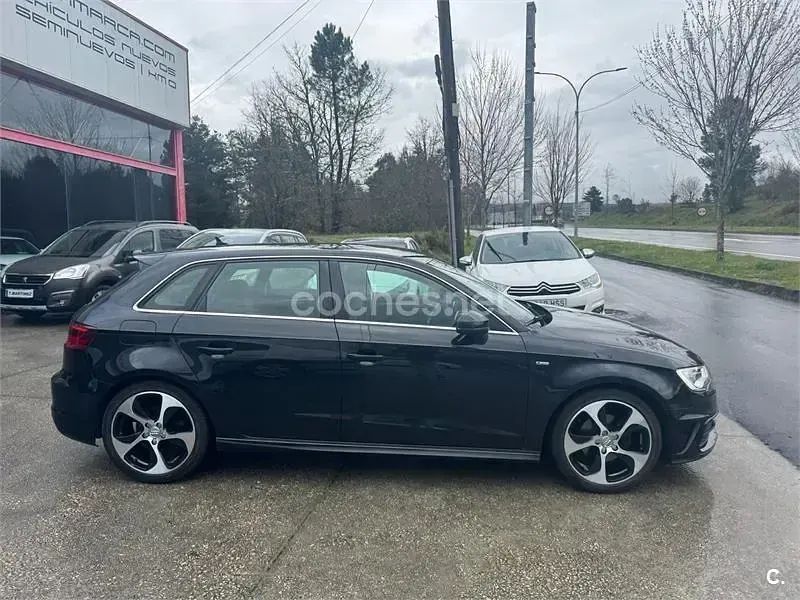 Usado Audi A3 Attraction 122 CV (89 kW) 2014 Negro Berlina