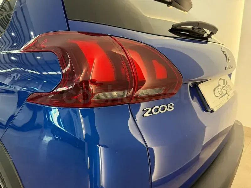 Usado Peugeot 2008 Active 110 CV (80 kW) 2020 Azul SUV