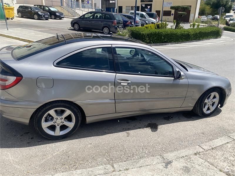 Usado Mercedes C220 Sport Edition 150 CV (110 kW) 2006 Gris / plata Berlina