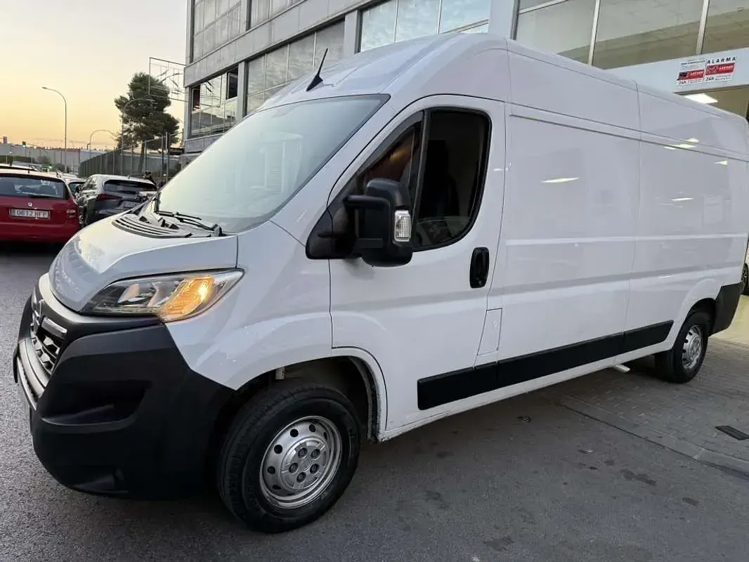 Usado Opel Movano 140 CV (102 kW) 2023 Blanco Van