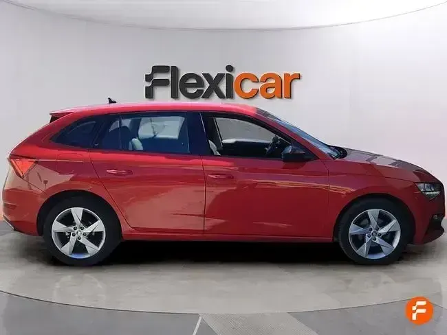 Usado Skoda Scala Active 115 CV (84 kW) 2019 Rojo Utilitario
