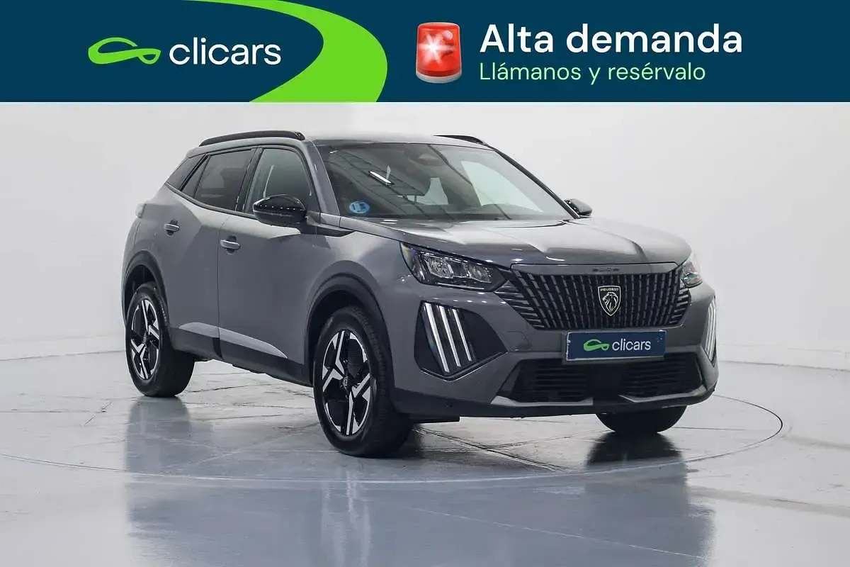 Usado Peugeot 2008 Allure 136 CV (100 kW) 2025 Gris SUV