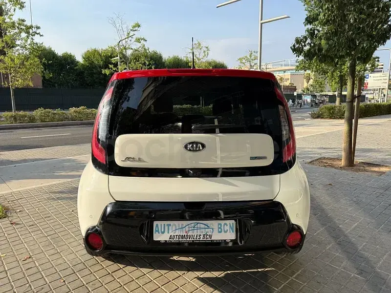 Usado Kia Soul 136 CV (100 kW) 2016 Blanco SUV