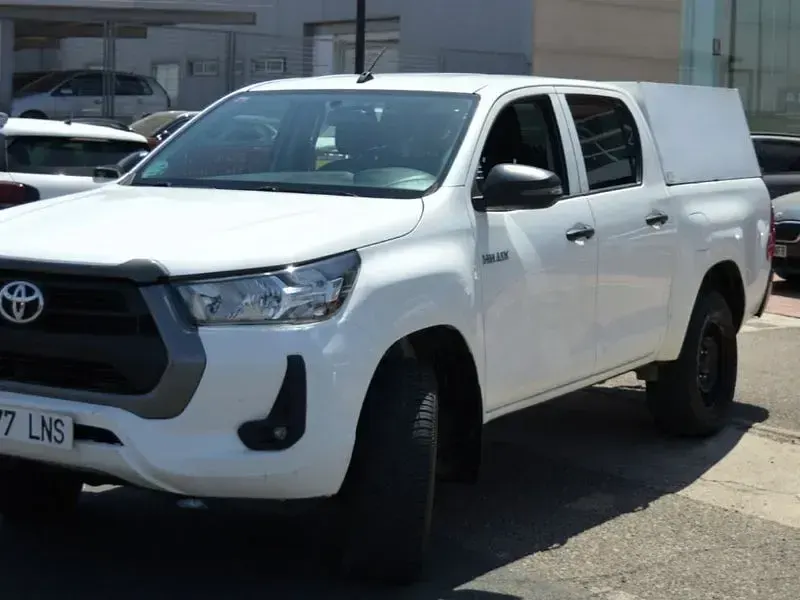 Usado Toyota HiLux 150 CV (110 kW) 2021 Blanco Pickup/Camioneta