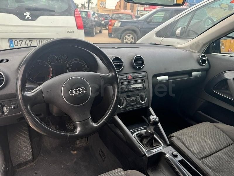 Usado Audi A3 Attraction 140 CV (102 kW) 2003 Azul Utilitario