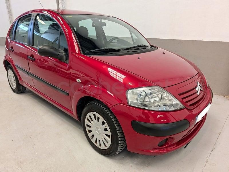 Usado Citroën C3 Furio 61 CV (44 kW) 2005 Granate Berlina