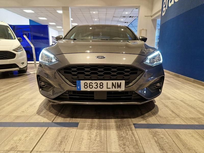 Usado Ford Focus ST-Line 125 CV (91 kW) 2021 Gris Familiar