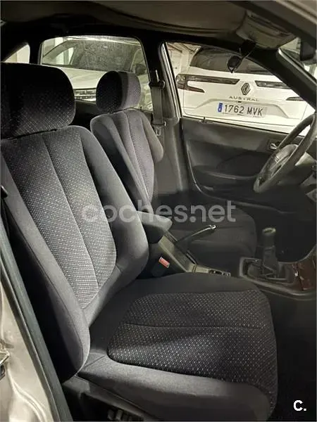Usado Honda Accord 115 CV (84 kW) 1998 Gris / plata Berlina