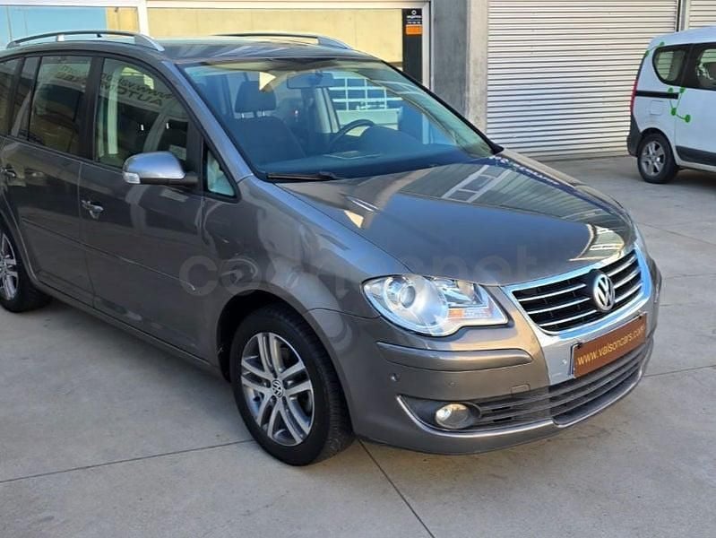 Usado VW Touran Highline 140 CV (102 kW) 2009 Beige Monovolumen
