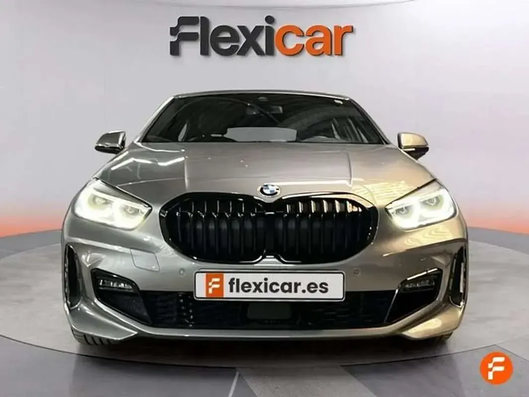 Usado BMW 118 136 CV (100 kW) 2024 Gris Utilitario
