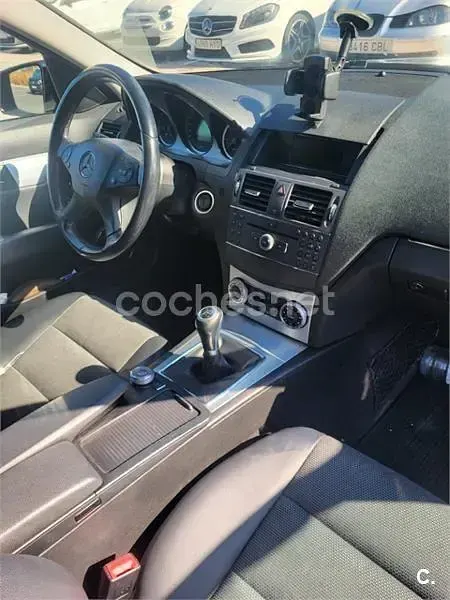 Usado Mercedes C200 136 CV (100 kW) 2010 Negro Berlina
