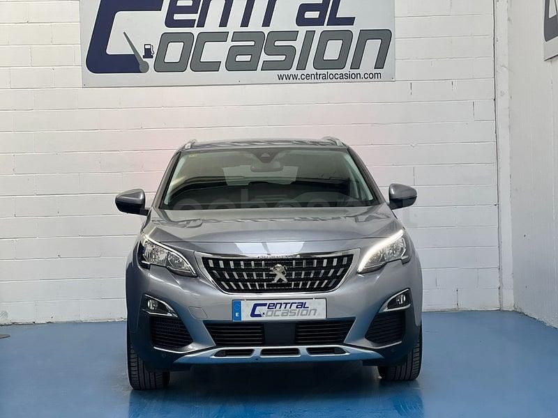 Usado Peugeot 3008 Allure 130 CV (95 kW) 2020 Gris / plata SUV