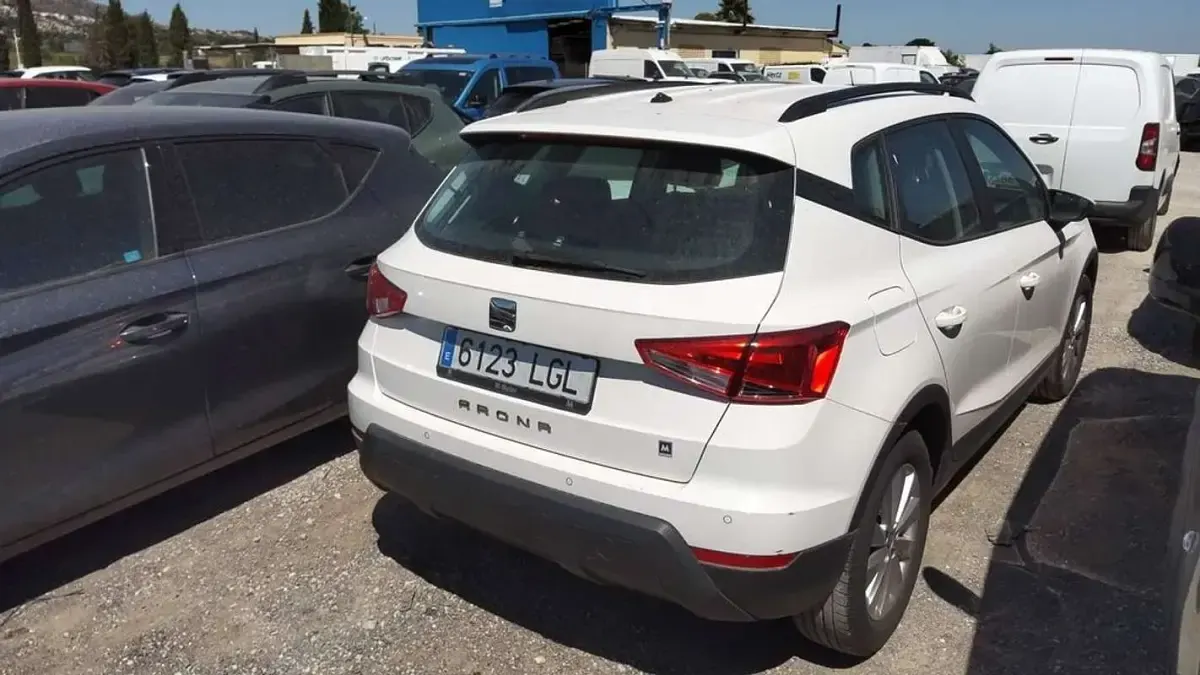 Usado Seat Arona Ecomotive 116 CV (85 kW) 2020 Blanco SUV