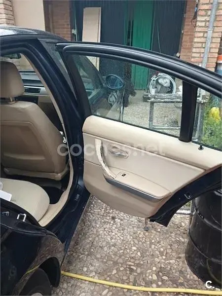 Begagnad BMW 320 163 HK (119 kW) 2007 Svart Sedan