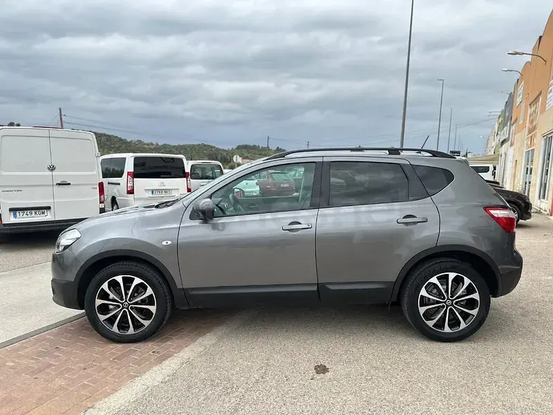 Usado Nissan Qashqai Tekna 110 CV (80 kW) 2014 Gris / plata SUV