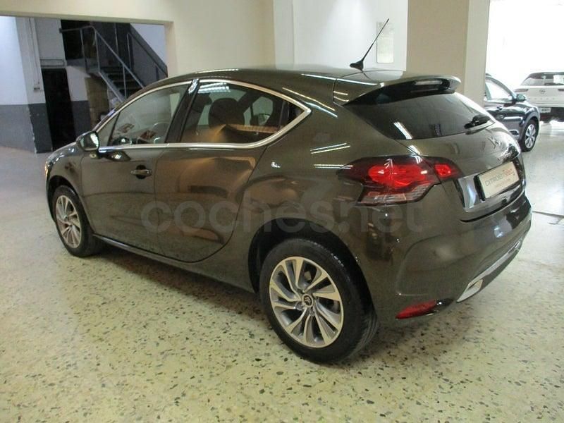 Usado Citroën DS4 Style 120 CV (88 kW) 2014 Marrón Utilitario