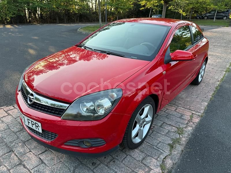 Rojo Usado 2007 Opel Astra GTC Sport Berlina | 4500 € (Precio justo) - Imagen 1/4