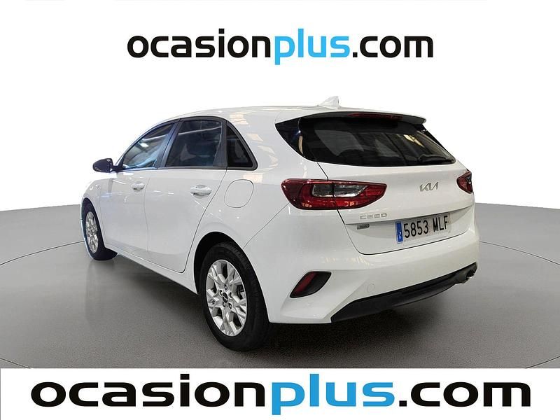 Usado Kia Ceed 136 CV (100 kW) 2023 Blanco Utilitario