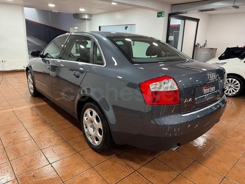 Usado Audi A4 163 CV (119 kW) 2003 Gris / plata Berlina