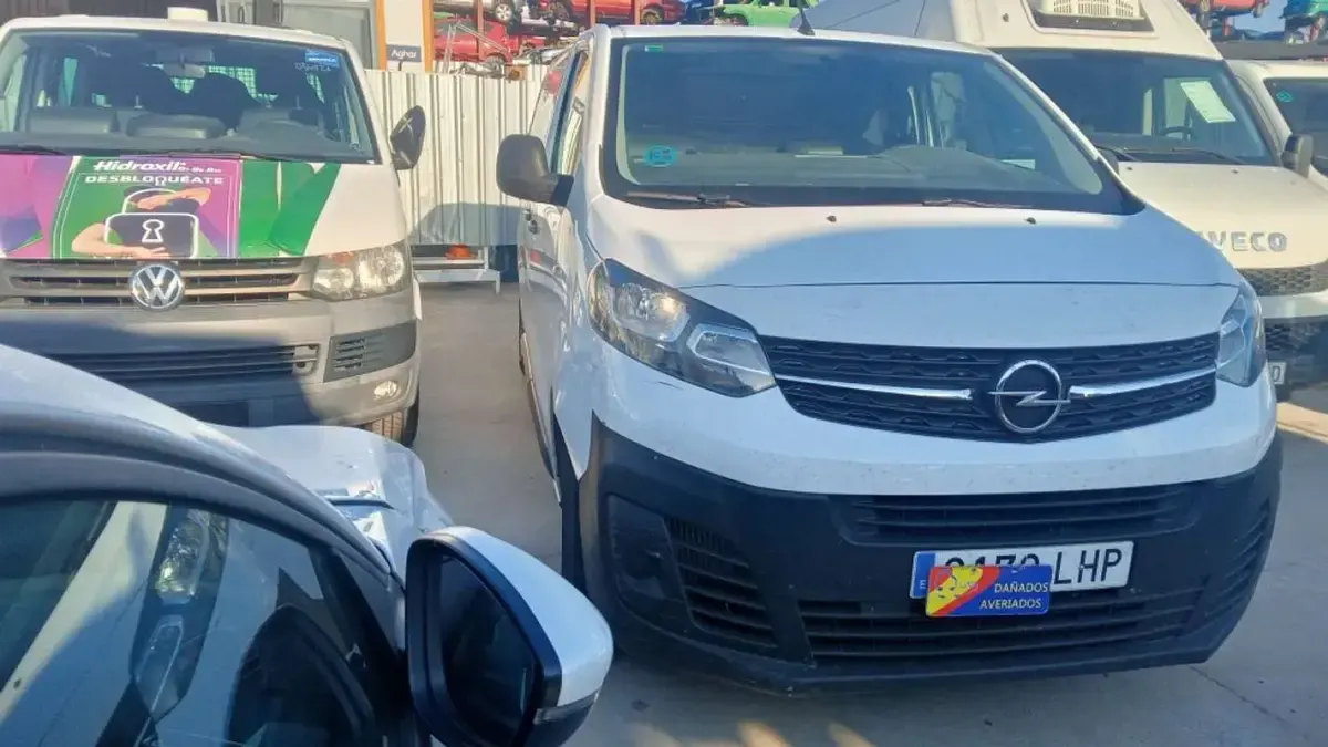 Usado Opel Vivaro 102 CV (75 kW) 2020 Blanco Monovolumen