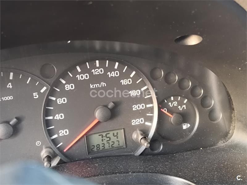 Usado Ford Transit Connect Ambiente 95 CV (69 kW) 2015 Blanco Monovolumen