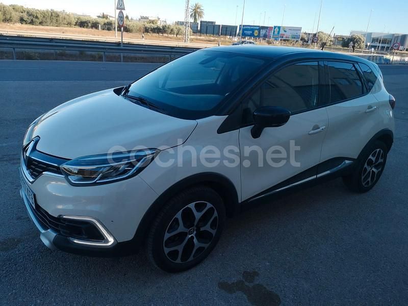 Usado Renault Captur Zen 110 CV (80 kW) 2017 Amarillo SUV