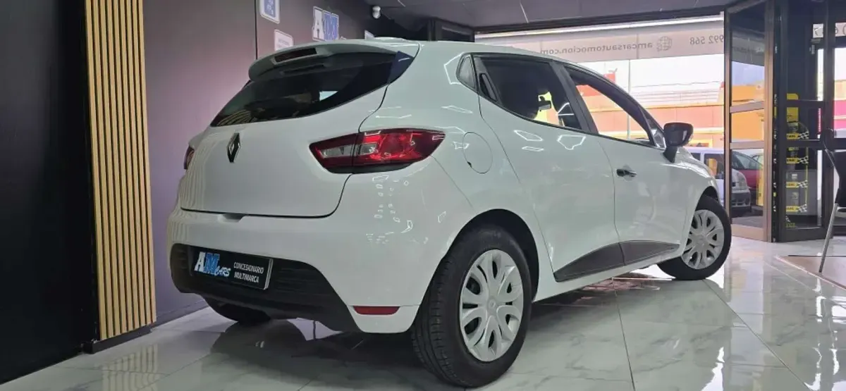 Usado Renault Clio Business 75 CV (55 kW) 2018 Blanco Utilitario