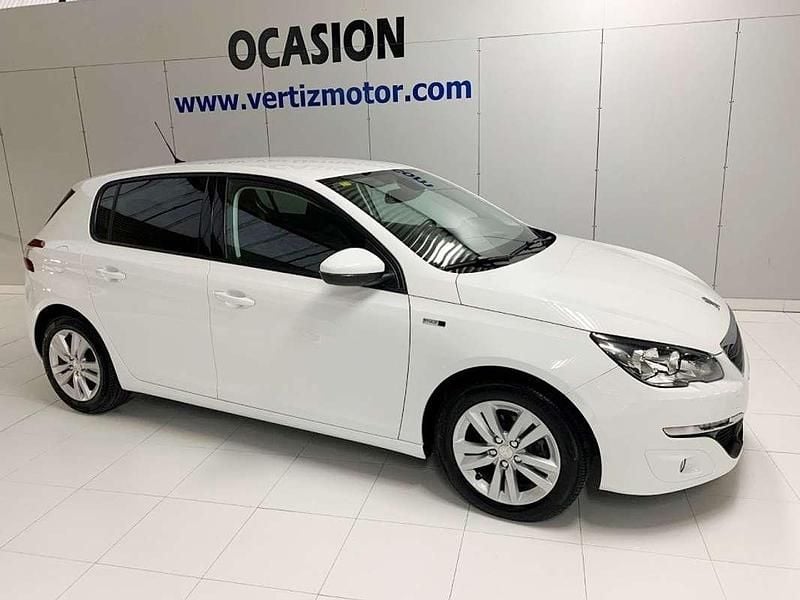 Usado Peugeot 308 Style 110 CV (80 kW) 2017 Blanco Utilitario