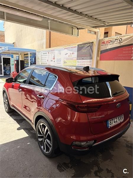 Usado Kia Sportage 115 CV (84 kW) 2018 Granate SUV