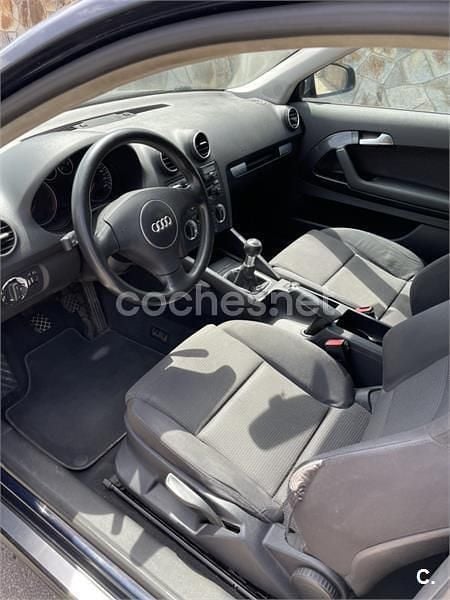 Usado Audi A3 Ambition 140 HP (102 kW) 2004 Azul Citadino