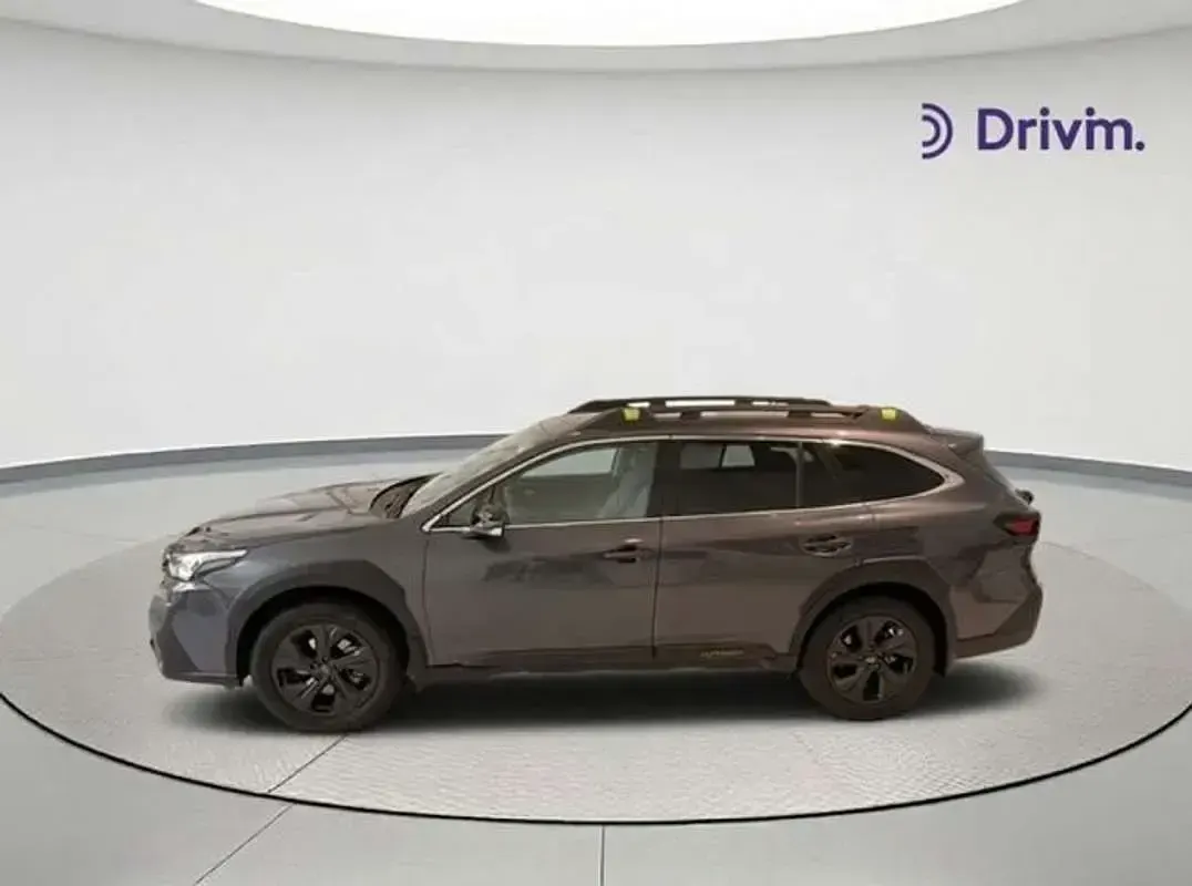 Usado Subaru Outback 170 CV (125 kW) 2021 Gris Familiar