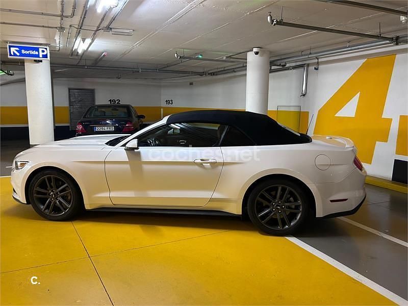 Usado Ford Mustang 314 CV (230 kW) 2017 Blanco Descapotable