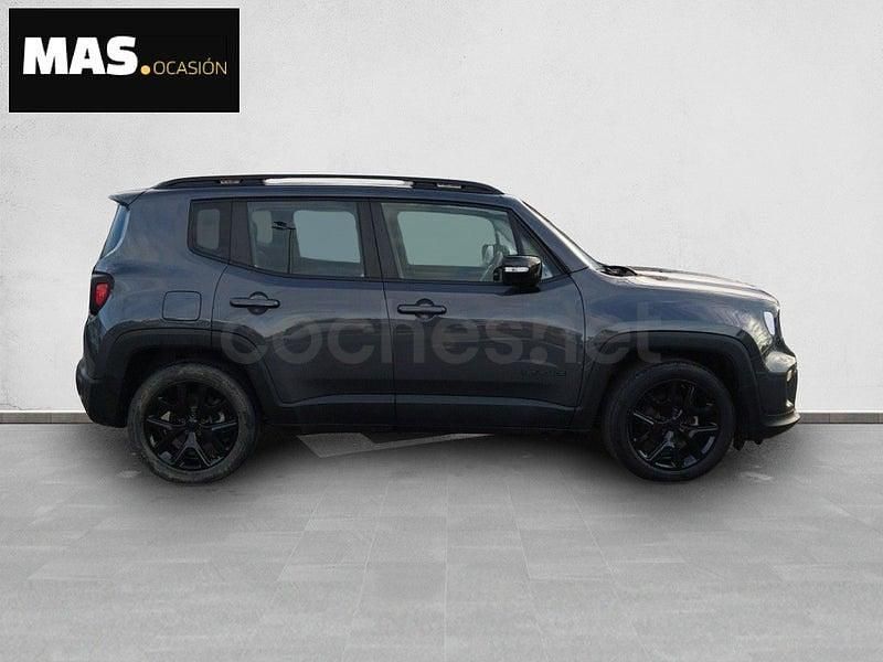 Usado Jeep Renegade Night Eagle 120 CV (88 kW) 2022 Gris / plata SUV