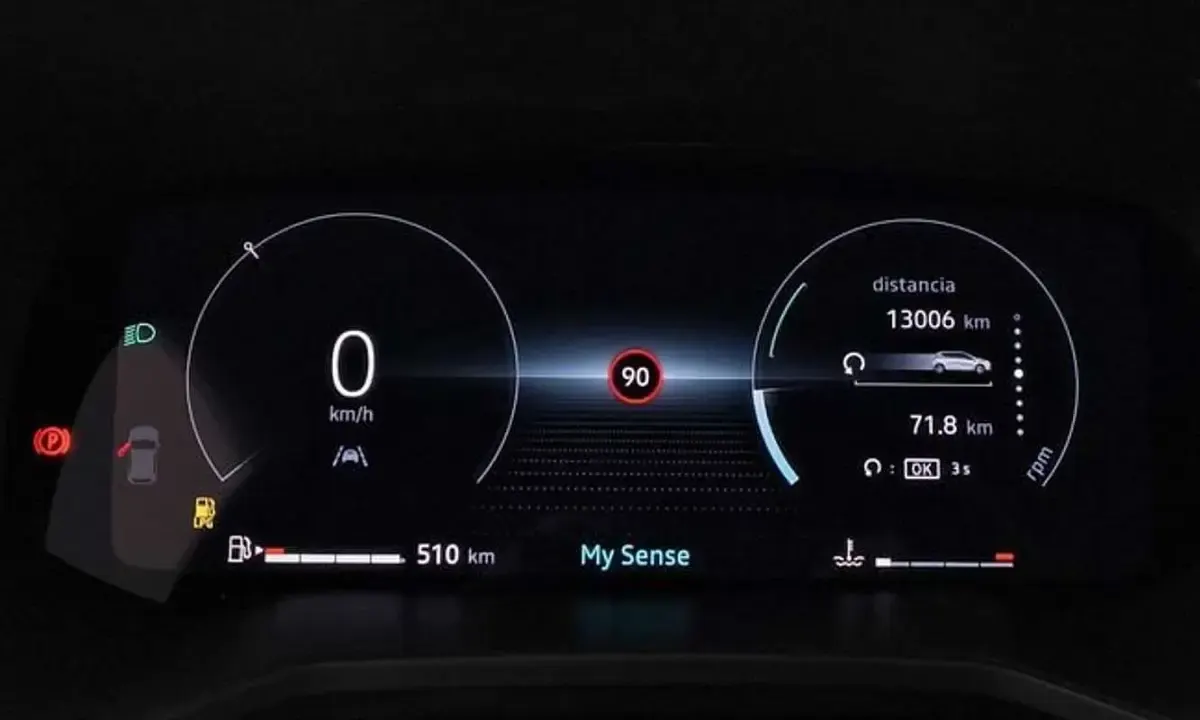 Usado Renault Clio Techno 101 CV (74 kW) 2025 Gris Utilitario